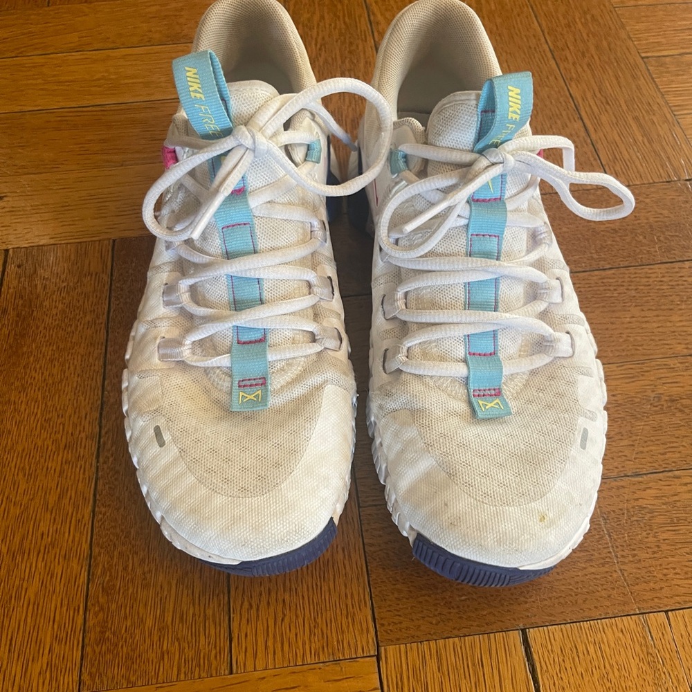 Nike Macon White and Blue Sneakers